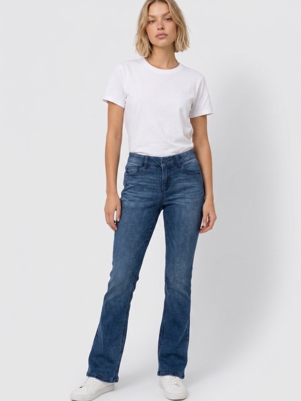 Democracy "Ab" Solution Itty Bitty Bootcut Jeans Size 4